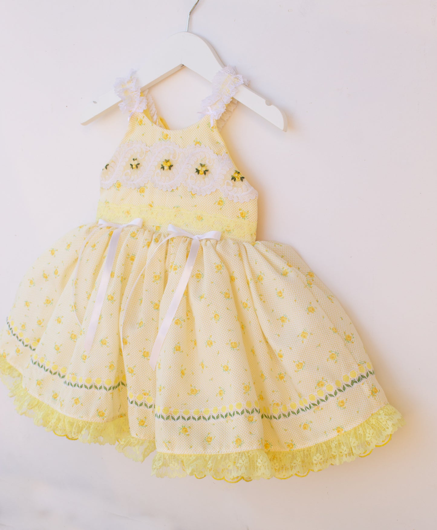 Sunshine | Garden party custom