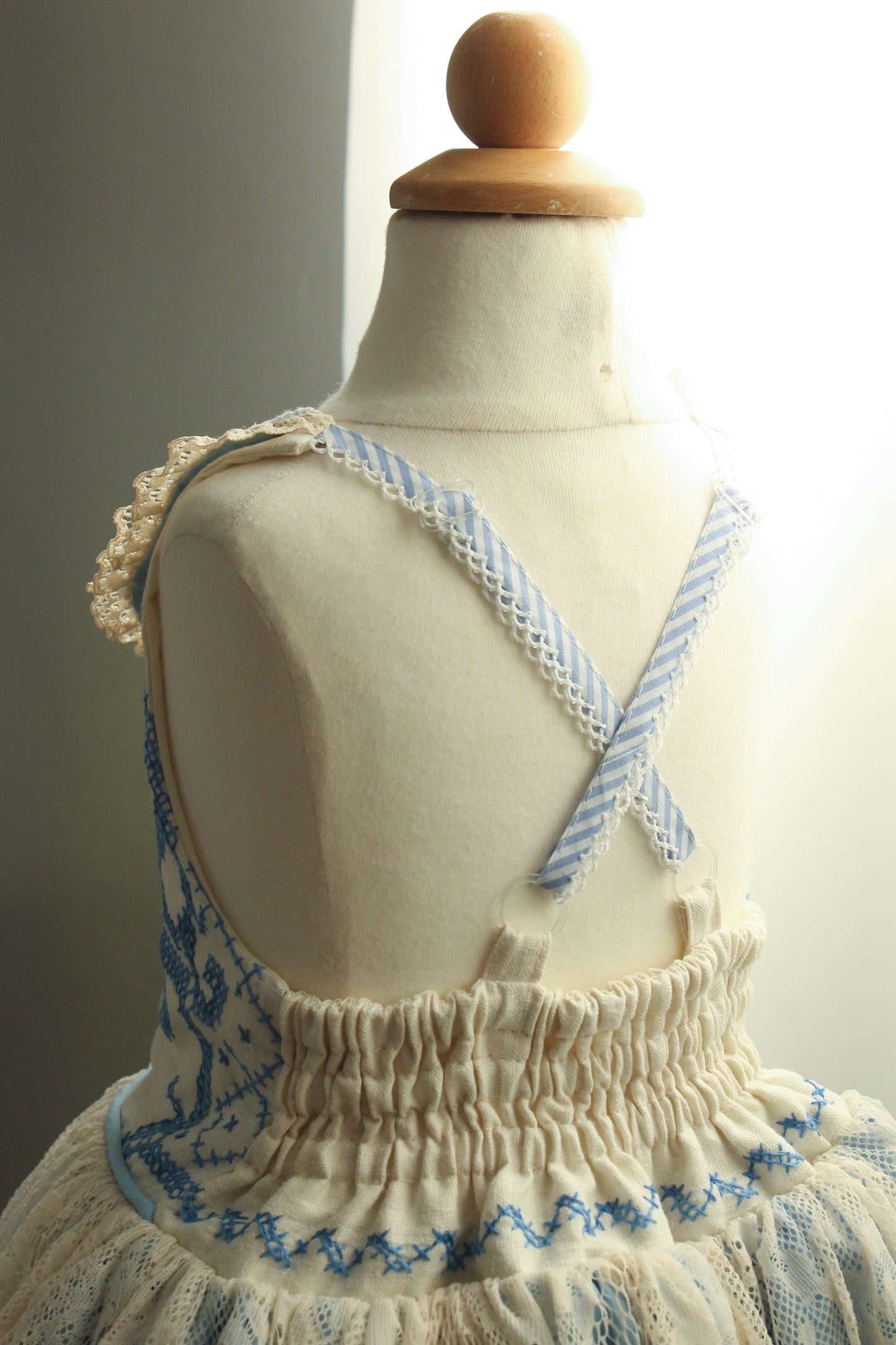 French Bleu | Showcase listing for Leonie NG