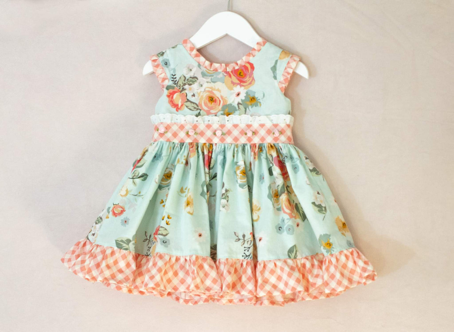 Showcase listing | Gingham garden for Emily S.