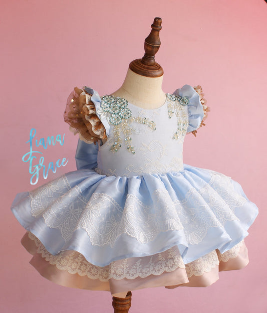 Snow Queen | Showcase listing for Elisa C.