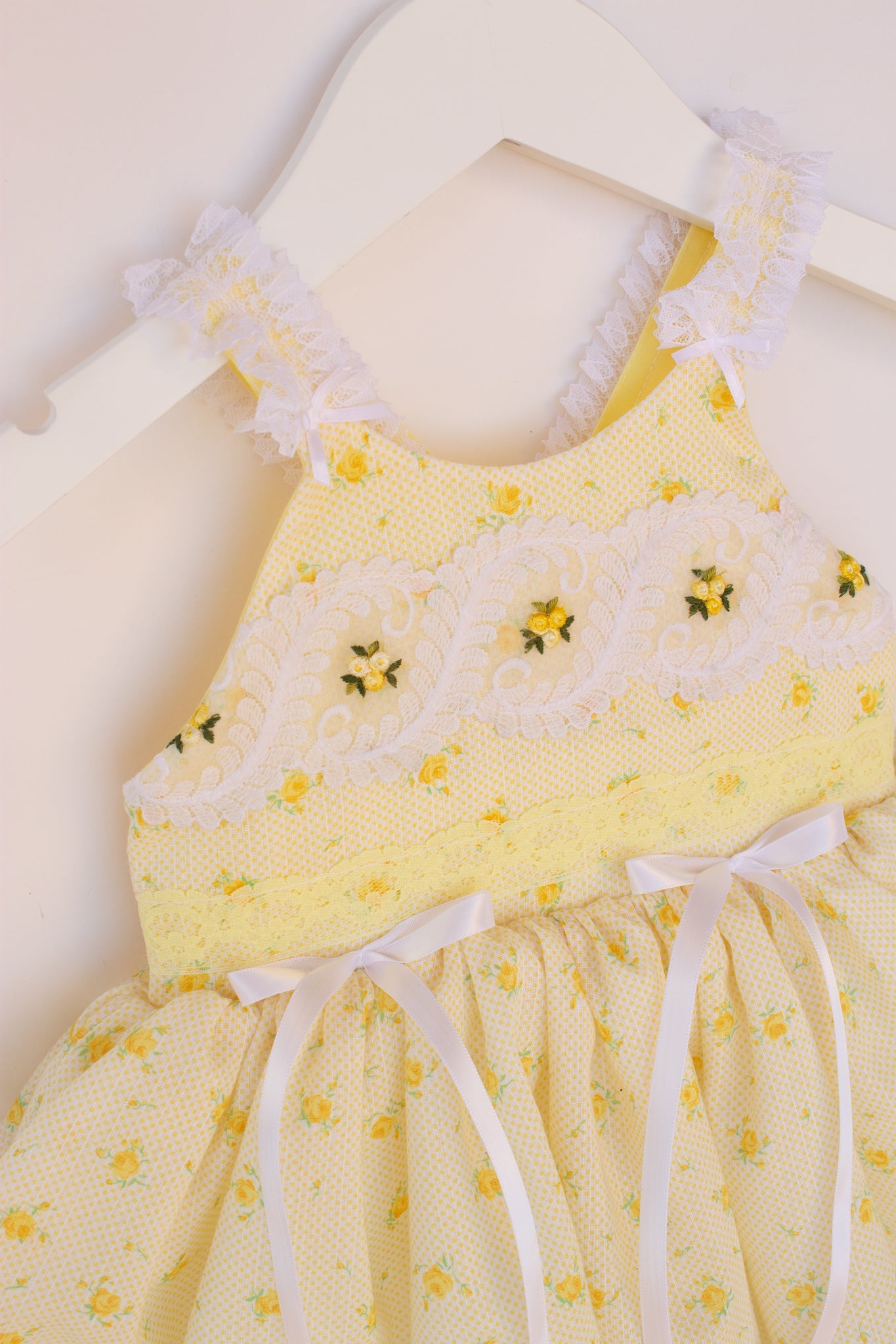 Sunshine | Garden party custom