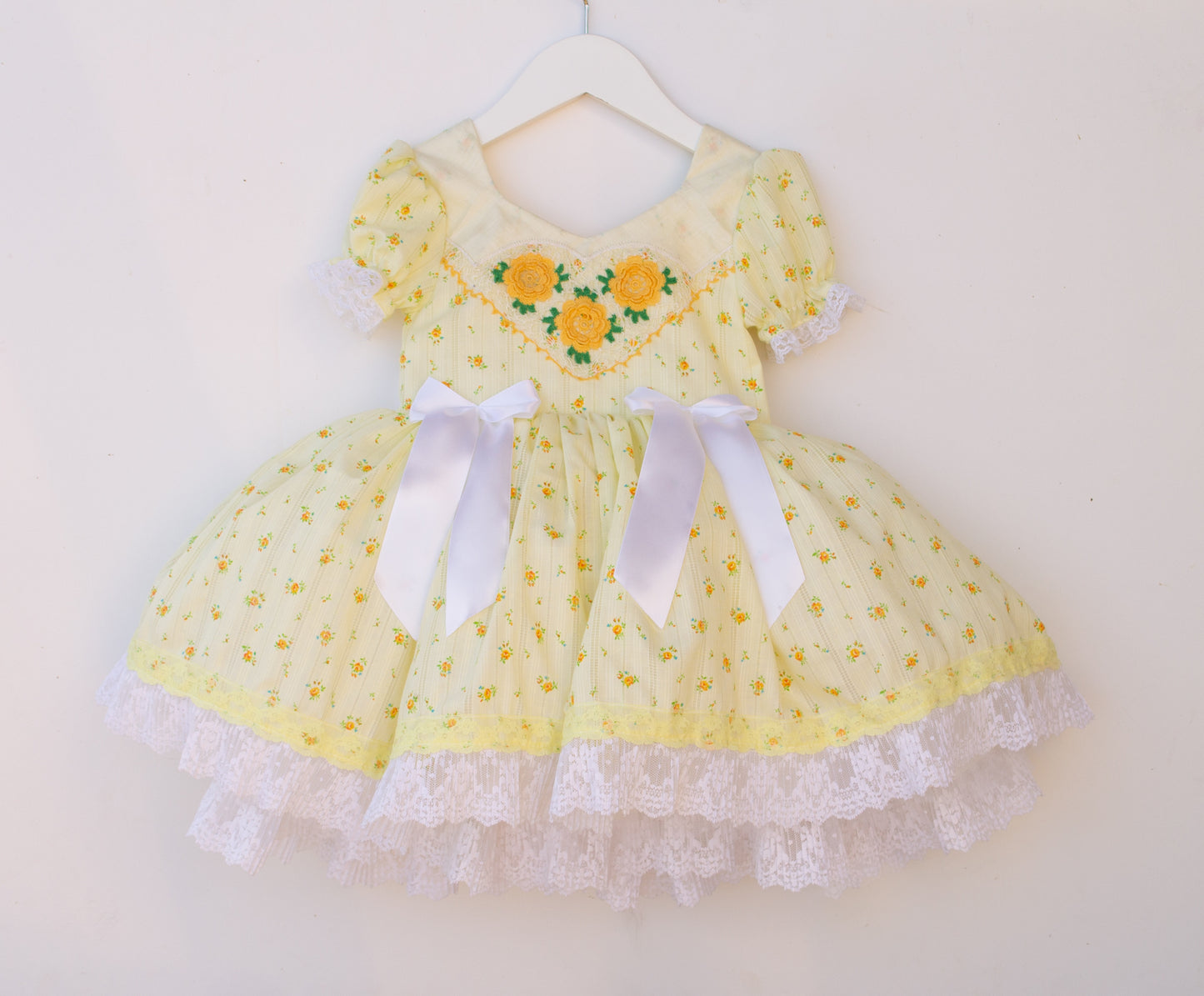 Daffodil | Garden party custom