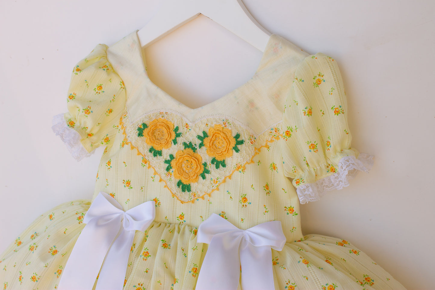 Daffodil | Garden party custom