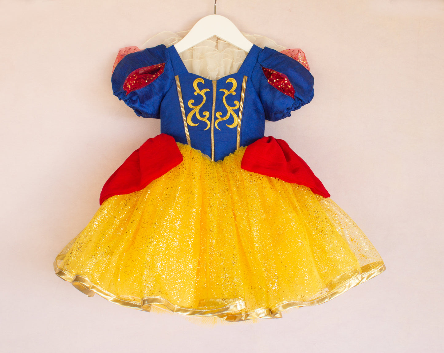 Snow |  Showcase listing for Marylynn B.