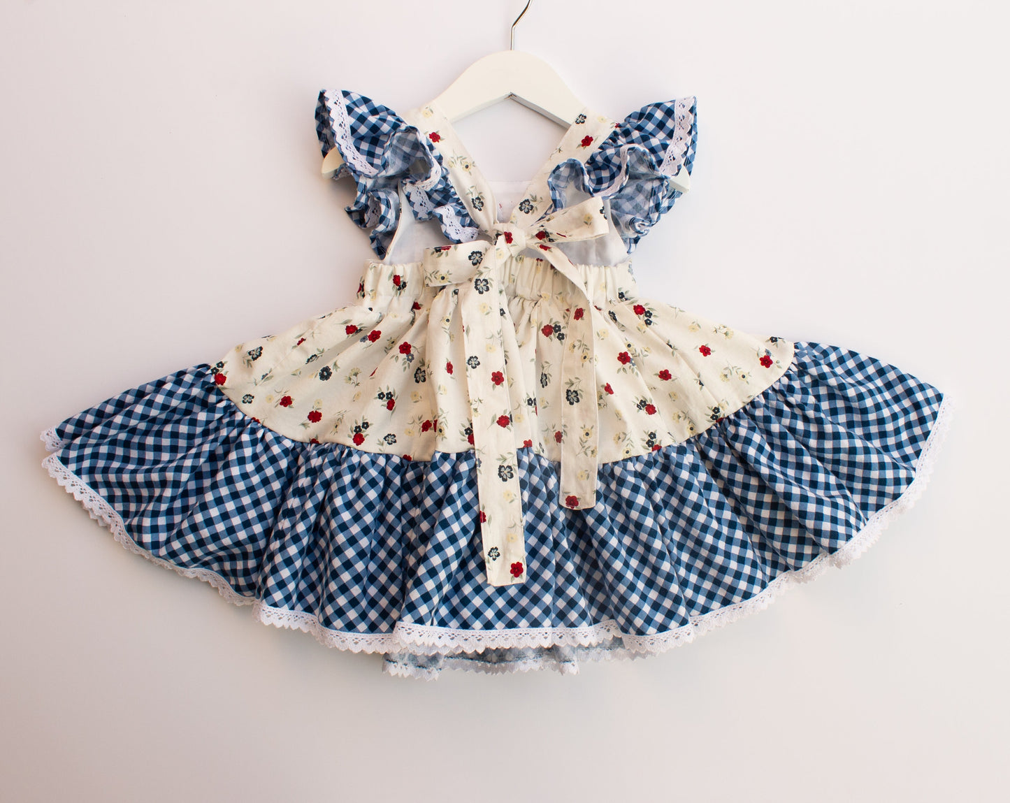 Gingham Parade |  Showcase listing for Lisa C.