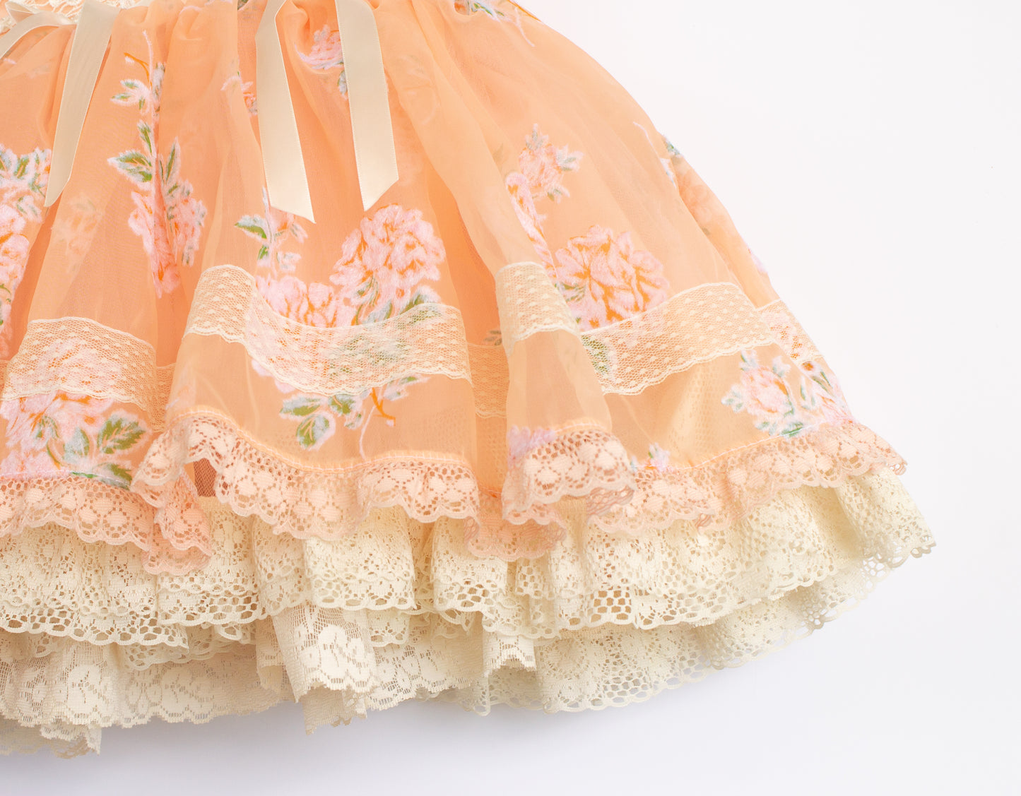 Apricot roses | May flowers custom