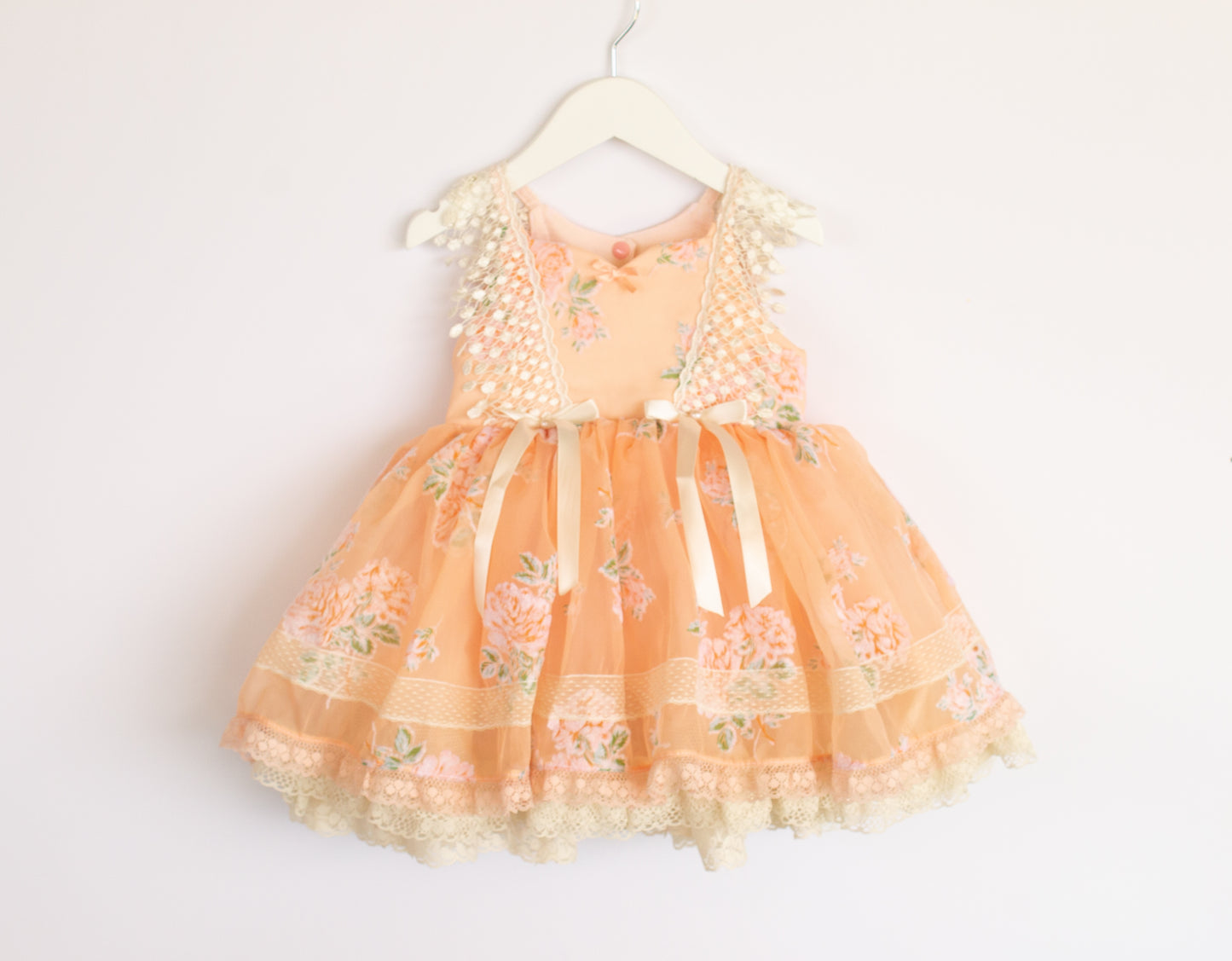 Apricot roses | May flowers custom