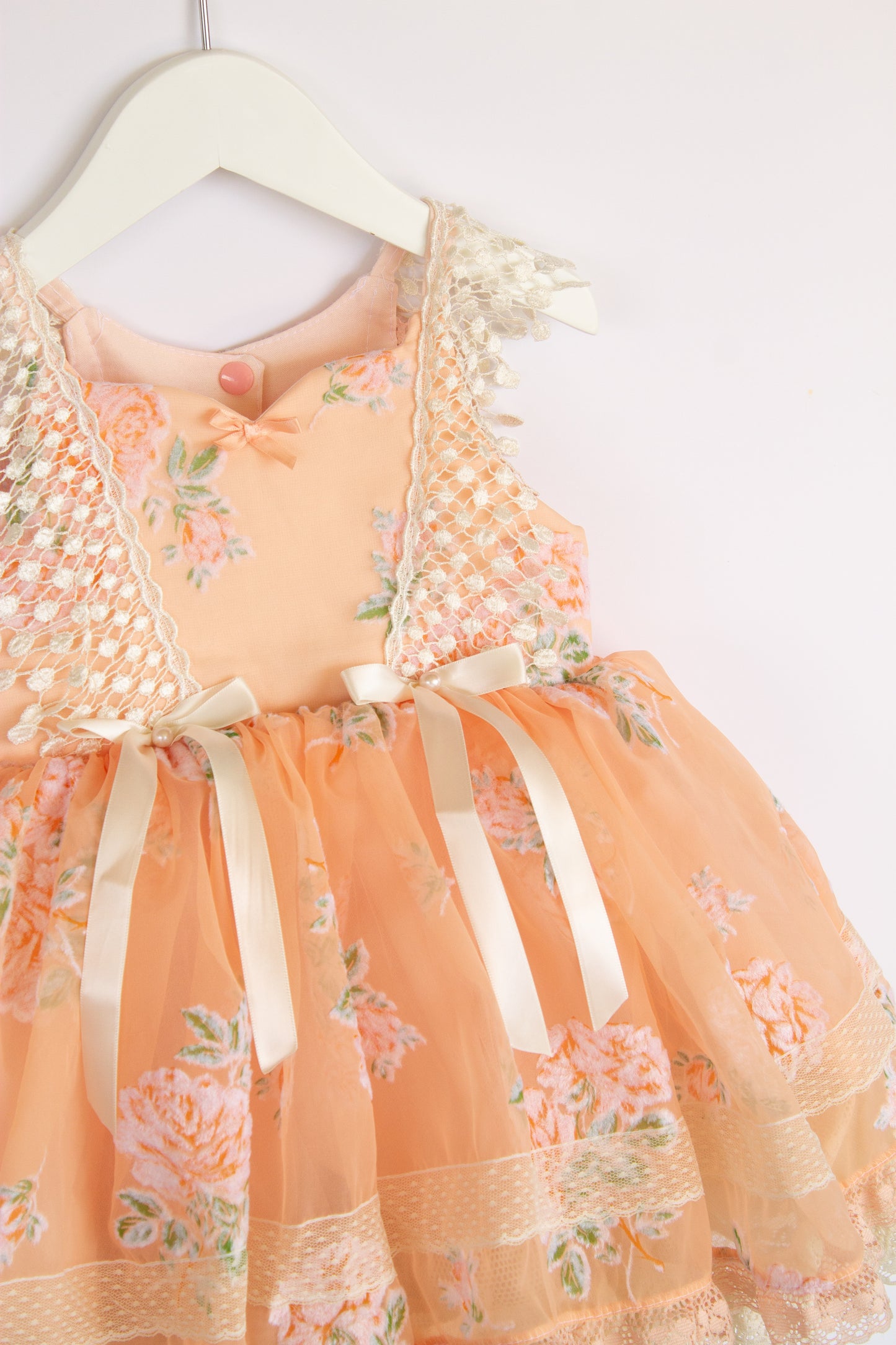 Apricot roses | May flowers custom