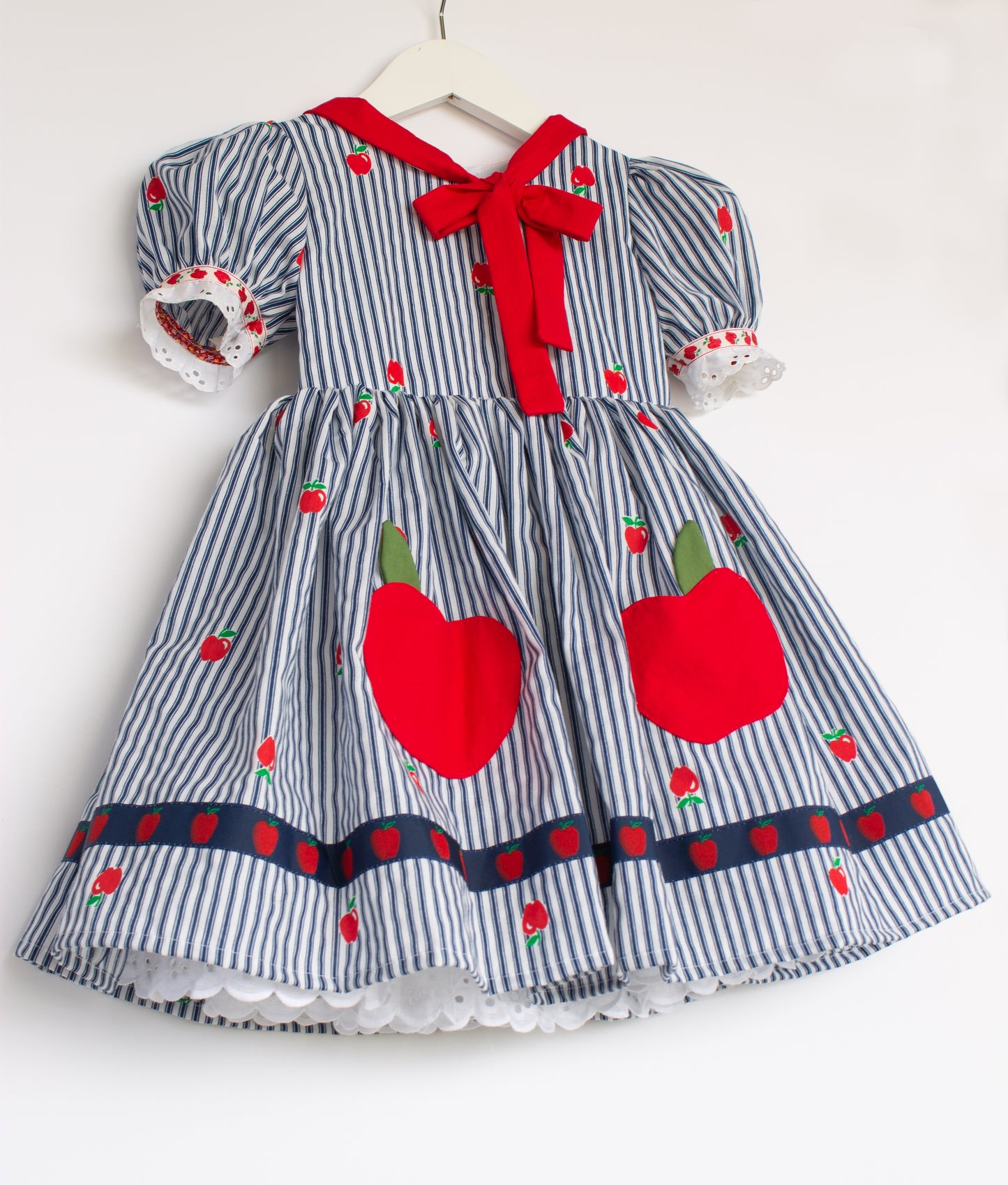 A is for apple | Size 4