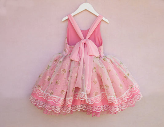 Cottage rose |  Showcase listing for  Nora M.