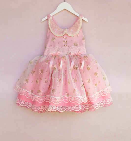 Cottage rose |  Showcase listing for  Amanda B.